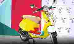 Wallpaper Vespa Kuning - Gambar Roman