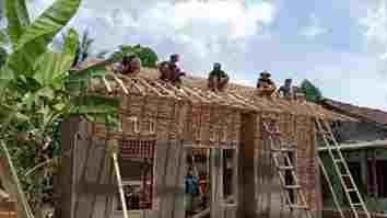 Puluhan Rumah Tidak Layak Huni di Banjarsari Ciamis Direhab