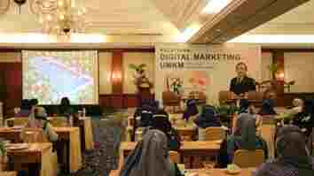 Anggota DPR Gelar Pelatihan Digital Marketing UMKM di Cirebon