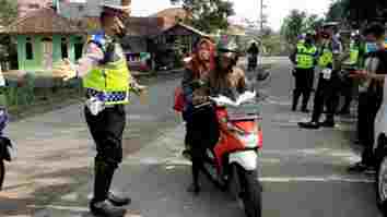 Pengendara Pakai Sandal Jepit Jadi Sasaran Operasi Patuh Lodaya di Tasikmalaya
