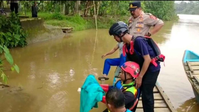 Jasad Bayi Laki-laki Ditemukan Mengambang di Sungai Citanduy Lakbok Ciamis